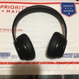Beats Solo3 wireless headphones. Like NEW